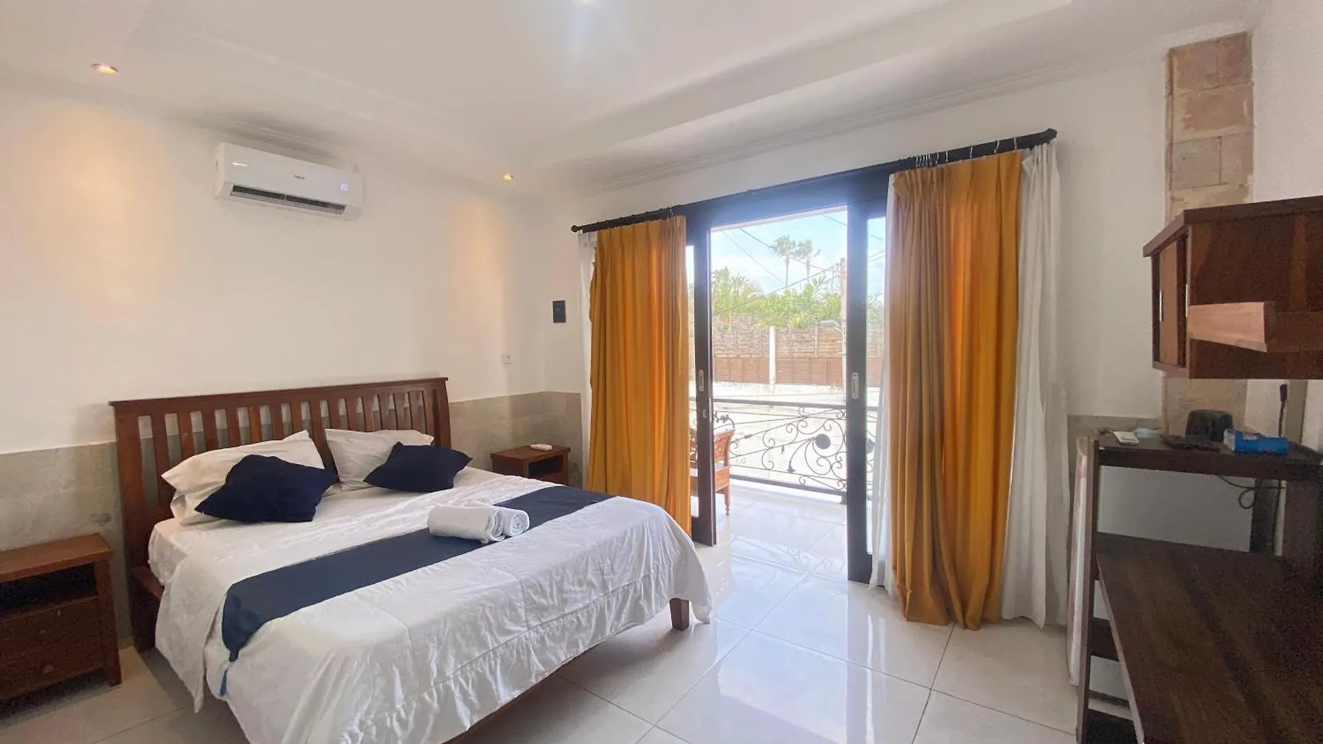 Kgh Hotel Seminyak By Micky Studio Ινδονησία